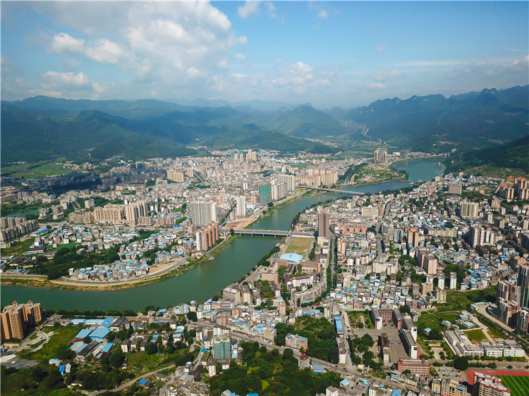 陽山努力打造長水清河暢岸綠景美的良好生態(tài)環(huán)境。（通訊員供圖）.jpg