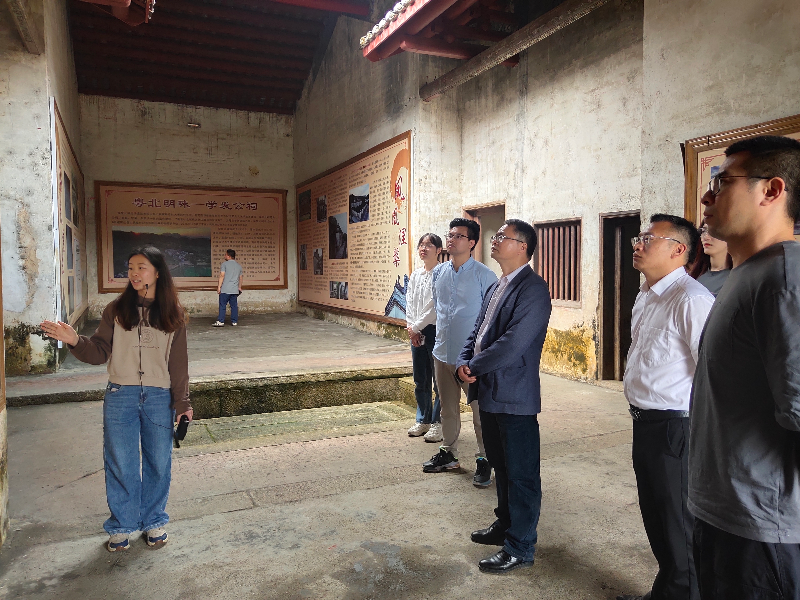 七拱學(xué)法公祠.jpg