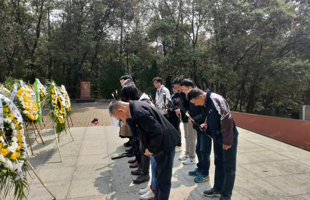 陽山縣自然資源局開展“我們的節(jié)日· 清明‘文明祭祀憶先烈’”主題活動.wps_1